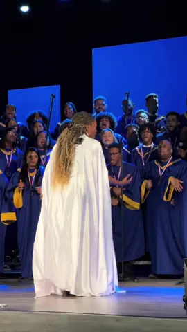 😭🙌🏽THE GLORY IS ALL ABOUT JESUS😭🙌🏽 Victoria llorada, gemida, temblada pero la Gloria de Dios exhibida incluso desde los ensayos fue indescriptible 😭🙌🏽 ESE CORO MARAVILLOSO FA NO TENGO PALABRAS PARA AGRADECER TANTO SACRIFICIO Y PASIÓN USTEDES LO SON TODO‼️ USTEDES SABEN LO FELIZ Y AGRADECIDA DE SIEMPRE DIRIGIRLES, ES UN ALTO HONOR Y FAVOR INMERECIDO PARA MÍ 🎉😭 LOS AMO!!!  CÁNTICO NUEVO 2025 FUE VICTORIOSO 🙌🏽🎉 DE DIOS ES EL PODER.