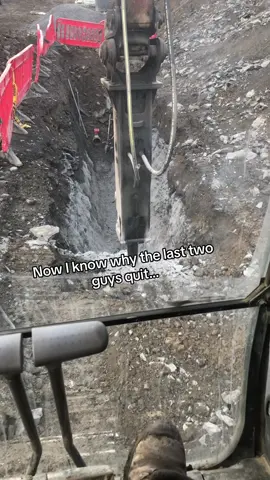 Breaking granite with Hitachi 135US excavator. #fyp #excavator #rockbreaker #excavation 