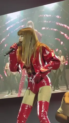 Annalisa 👩🏻‍🦰 🎀- Delusa 🥹 Concerto Live a Milano Assago Unipol Forum📍🎶  Data: 29-11-2025 🖇️📆  @ANNALISA   #annalisa #concerto #milano #unipolforum #tedua 