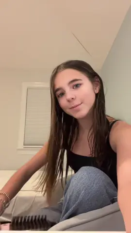 Lillie loves doing her hair 😍😍😍