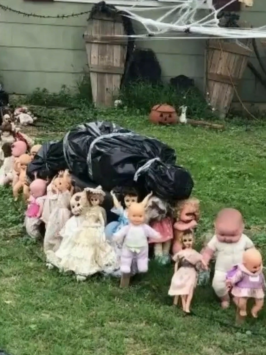 They only move when nobody's watching... 👁 #nightmare  #nightmarecore  #dream #dreamcore  #backrooms  #backroom  #dreamasthetic  #monster  #strange  #heavenonearth  #eyes #weird  #weirdcore  #AIChills  #digitalhorror  #ScaryContent2025  #AlArtGoneWrong  #ParanormalVibes  #CreepyAlVisuals  #FictionOrNightmare  #HorrorDigital  #Creepylmagery  #TechThrills 