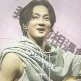 jungwon ver!! cant believe ive never edited him hes so cool 4/7 sdt to the randos  @a ✧  and @heema🌺  who keep beefing w their chick in jail   pitbull terrier - die antwoord #jungwon #yangjungwon #enhypen #kpop #edit fyp enha jungwon velo edit