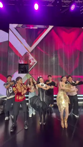 Jangan dengarkan versi velocity asek   Bareng coach @Geri and the gank dan anak2ku