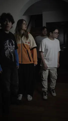 Las escena que tanto pedían está aquí @Emikukis @Emetsuki @Matnarök🐉 @Perretv @bepucho #glogloking #emikukis #emetsuki #scarymovie 