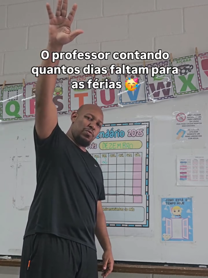 Falta bem pouco, aguentem firme professores 🙏🏾🥳 #vidadeprofessora #professor #vidadeprofessor #professora #ferias 