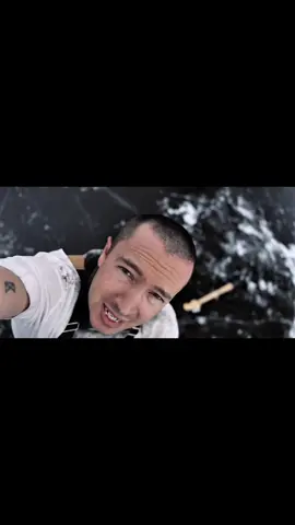 в конце судорога схватила  #twentyonepilots #tylerjoseph  #твентиванпаилотс #тайлерджозеф #клика 