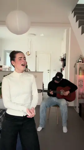 18 december om 19u30 geef ik een concertje in VILLA BASTA in Hasselt voor de warmste week, kom gezellig af! ❤️‍🔥 @mathiasmesmans ik kan geen gitaar en jij wel dus bedankt daarvoor