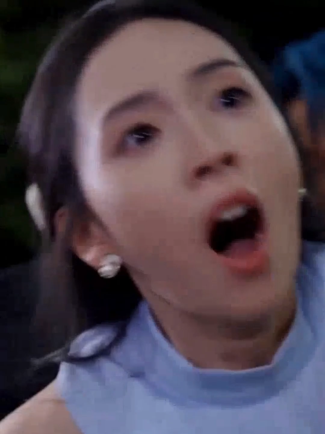 Dorama:「俺の車を返せ！」(Ore no Kuruma o Kaese!) – Devolva Meu Carro Parte 02 ⭐ Sinopse Quando o tímido e metódico funcionário Kaito Nakamura acorda atrasado para o trabalho, descobre que seu carro — seu bem mais precioso — desapareceu misteriosamente da garagem. Desesperado, ele denuncia o sumiço… mas acaba descobrindo que o veículo foi levado por Yui Tanaka, uma jovem atrapalhada que jurava ter alugado “exatamente aquele carro”. O encontro dos dois vira um caos:  Kaito quer seu carro de volta. Yui quer provar que não é uma ladra.E, por coincidência (ou destino), os dois acabam envolvidos em um caso de fraude automotiva que afeta toda a cidade. Entre brigas, perseguições improváveis, situações hilárias e momentos inesperadamente românticos, eles descobrem que o verdadeiro “roubo” não foi o carro… e sim o coração um do outro. 🎭 Gênero Comédia romântica Mistério leve Slice of life Aventura urbana #Dorama #tv #carro #serie