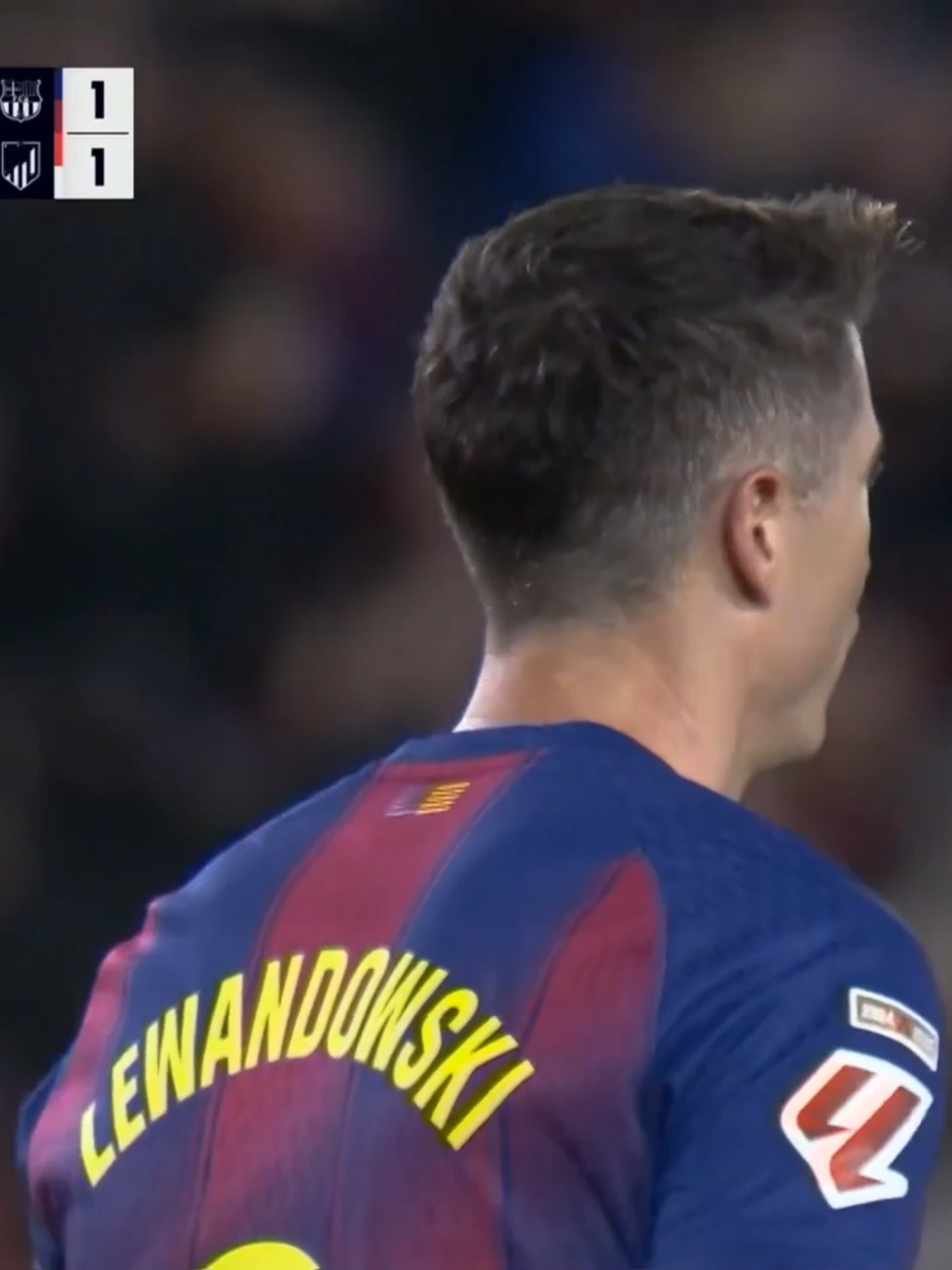 😱 Lewandowski penaltıda topu tribünlere yolladı! #sadecespor #LaLiga #AtleticoMadrid #Barcelona #lewandowski