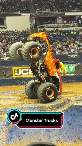 Monster Jam, Toro Loco #monsterjam #monstertrucks #monstertruckmadness #monstertrucklife 