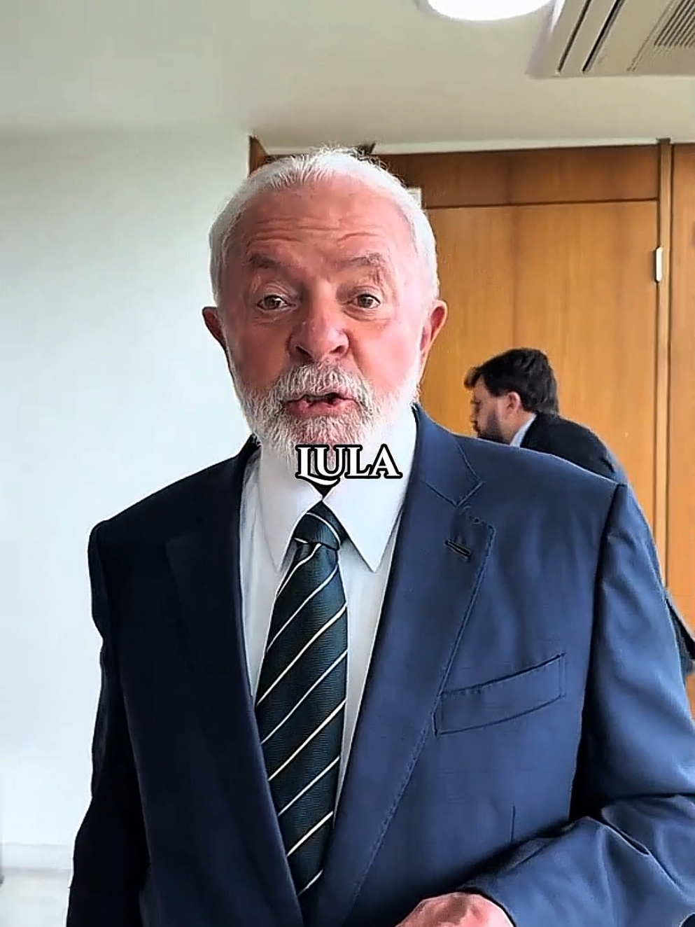 Flávio Bolsonaro detona Lula após anúncio de imposto de renda! #flaviobolsonaro #lula #noticias 