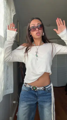 I try not to do this audio too much but sometimes I can’t help myself lol #OOTD #dance #outfitinspo #bohooutfit #mywinteroutfit 