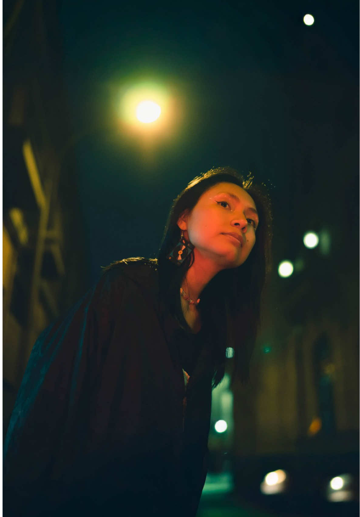 Se vienen más fotografías de retrato y gracias por seguir confiando. 🙂‍↔️✌️ . @SaM🌚  . . #photography #cinematic #fotos #photographer #dark 