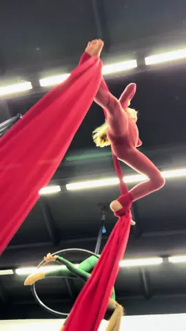 #дітиукраїни💙💛 #повітрянагімнастика #акробатика 