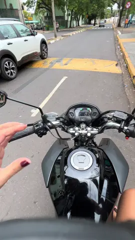 Lavei a moto hoje, vocês acham que choveu ou não? Kkkk deixe nos comentários, vamos ver quem acerta 🤣🤣 . . . . . . . . #vaiprofycaramba #foryou #fyp #foryoupage #motovlog 