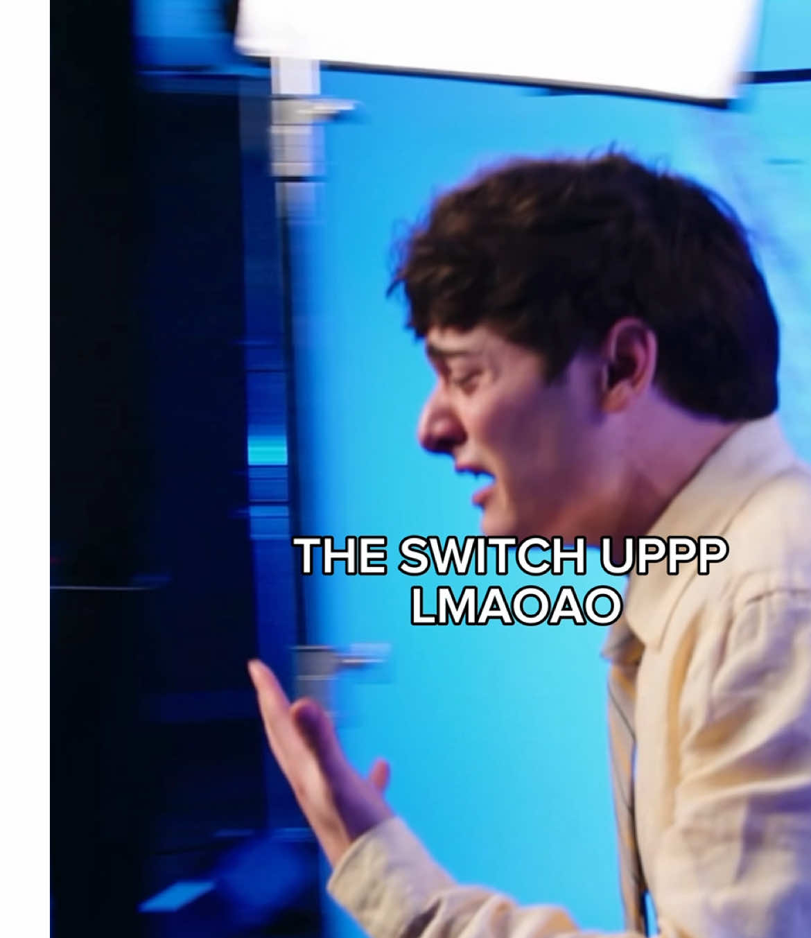 this whole interview had us dying // #StrangerThings5 #fypシ゚viral #fypシ #noahschnapp #byler 