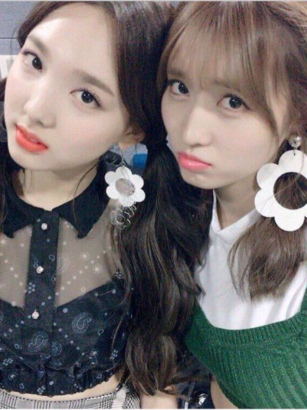 𐔌𝓒𝗎𝖾𝗇𝗍𝖺 𝖽𝖾𝖽𝗂𝖼𝖺𝖽𝖺 𝖺 𝗆𝗂 𝖺𝗆𝗂𝗄𝗂𝗍𝖺 !! ❤️ #NAMO || Basta, la kiero un montón 💘 . . . . . . #momotwice #nayeontwice #namo #amistad