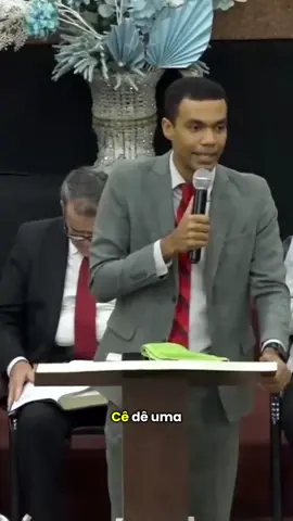 Quando você olha pra trás e percebe: “Só estou de pé porque Deus me sustentou.” A vitória já está pronta — você só não chegou lá ainda. ✨ #Jesus #Deus #ensinamento #MensagemDeFé #oração