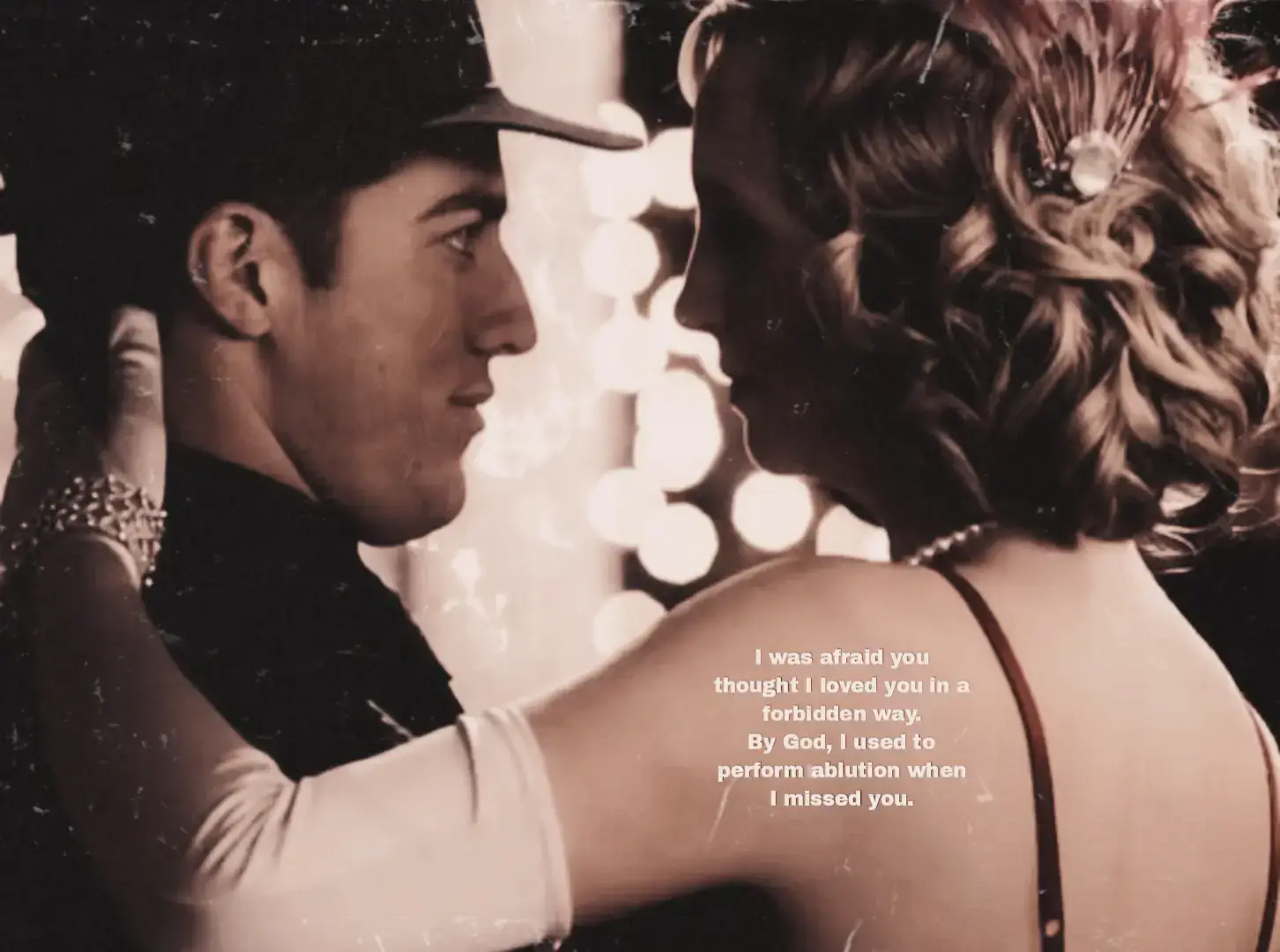 عندما تكون أمامي أتعمد ألا أنظر إليك، حتى لا يظهر حبي في عيوني. أحاول أن أتجاهلك، وتتغير تصرفاتي كثيراً عندما تكون في المكان نفسه. وعندما يكون بيننا موضوع مشترك، أتعمد أن أطيل الحديث لأني لا أريد أن أبتسم عندما أسمع سوالفك، أحب طريقة كلامك وتصرفاتك وعندما تتحدث عن نفسك أمامي استمع جيداً، لأنني أحب أن أعرف تفاصيل حياتك وأهتم بكل التفاصيل الصغيرة. هل تساءلت يوما إن كنت أحبك ؟ مع أني أكثر إنسانة مفضوحة، والحب باين بعيوني. الكل شك في حبي لك إلا أنت ... أم أنك تدرين أني أحبك، لكنك تظاهرين بأنك لا تدرين؟ احترت في أمرك... وفي أمري معك #مالي_خلق_احط_هاشتاقات🧢🤍 #كلام_من_القلب #هواجس #احبك 