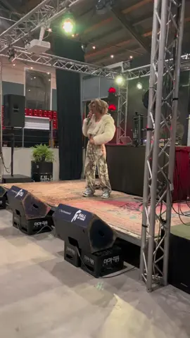 Van dromen naar podium💖 #Loïsjourney #popstarvibes #singerlife #musicjourney #talentmeetstalent 