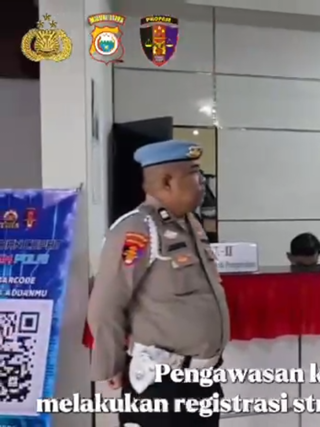 Pada Hari Selasa tanggal 02 Desember 2025 Personil Subbid Provos Aiptu Djunaidi Banapon, S.H. Melaksanakan Pengawasan Melekat terhadap Kantor Samsat dan Pelayanan BPKB di Ditlantas Polda Malut guna memastikan tidak ada calo, tidak ada Pungli dan penyalahgunaan wewenang. #Polri_Hadir_tanpa_Batas #humaspoldamalut #propampresisi #fyppppppppppppppppppppppp 