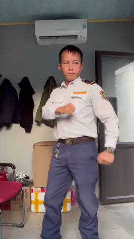 Các động tác tấn công bà vợ hay người yêu dữ dằn