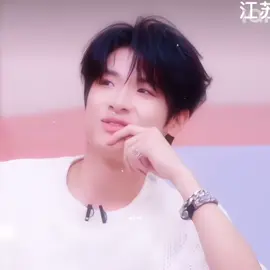 thế mới đúng là nghệ sĩ trẻ tài năng=)) #zhangjunhao_张峻豪 #zhangjunhao #ziindvshun 