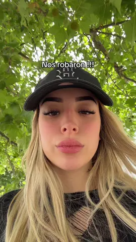 Cosas de no creer que pasan todos los días. ig @albereee_ 