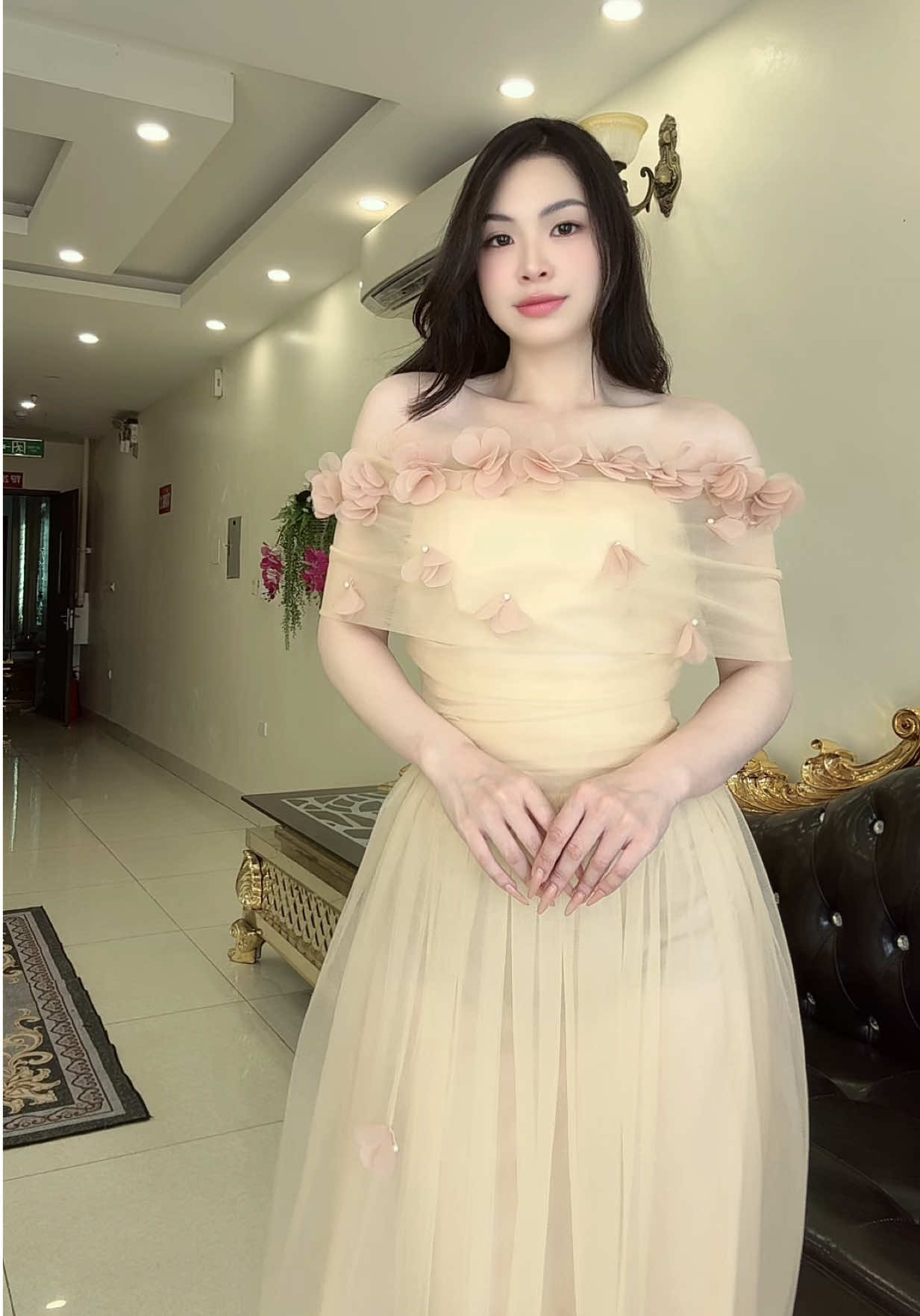 #vaychekhuyetdiem #vaychemobung #đầmthiếtkế #vaychetayto 