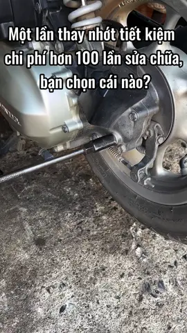 Thay nhớt đúng lịch hay chờ đến khi nhớt 