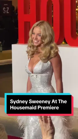 Sydney Sweeney arrives at #TheHousemaid premiere. #sydneysweeney #BookTok #book #redcarpet 