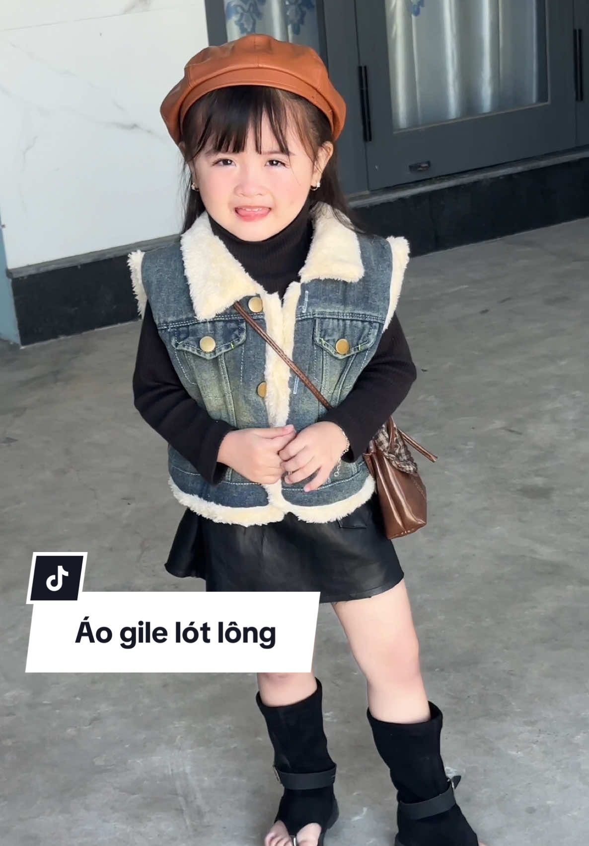 Áo khoác gile lót lông  #embun #setdoxinh #dobegaidep #thoitrangchobe #xuhuong 