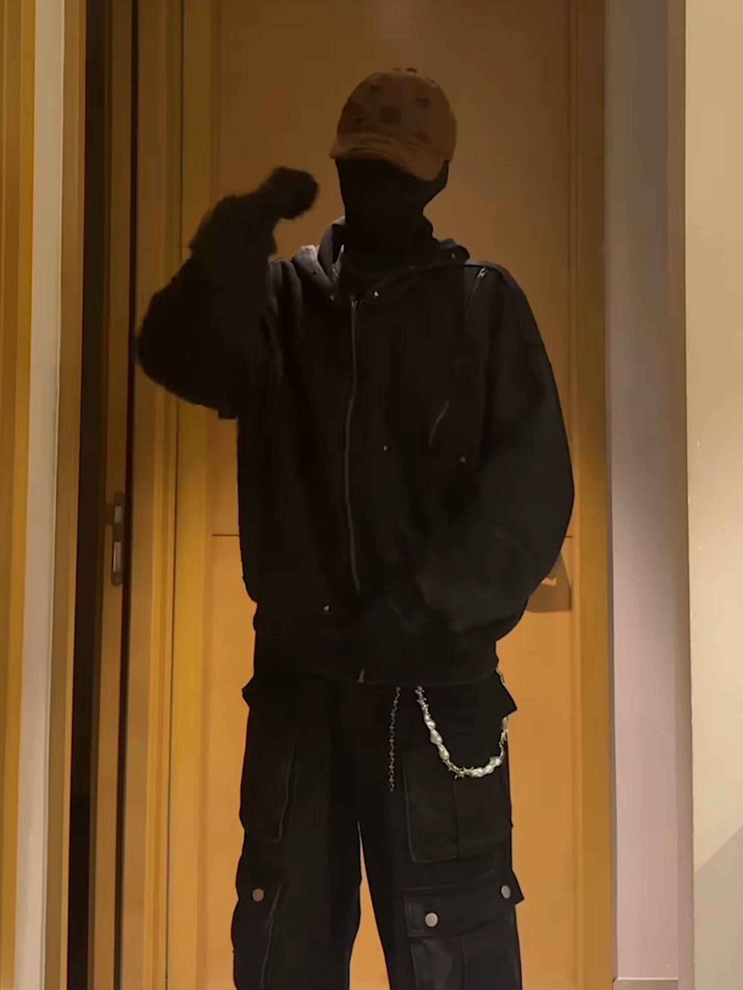 hôm nay lên đồ đen cho anh em thích huyền bí #phoidonam #thoitrangnam #aolennam 25