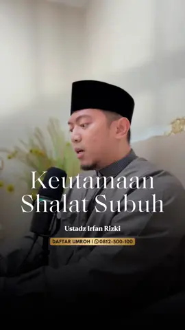Dalam hidup ini, kadang kita bertanya-tanya: “Kenapa hatiku belum tenang? Kenapa rezeki terasa jauh? Kenapa jiwa terasa berat?” Padahal Allah sudah menunjukkan jalannya — salah satunya melalui Subuh, waktu yang menjadi saksi kedekatan hamba dengan Rabb-nya. 🌤️🍃 الصَّلَاةُ خَيْرٌ مِّنَ النَّوْمِ “Sholat itu lebih baik daripada tidur.” Dan Allah menjanjikan, وَقُرْآنَ الْفَجْرِ ۖ إِنَّ قُرْآنَ الْفَجْرِ كَانَ مَشْهُودًا “Dan bacaan (Al-Qur’an) di waktu Subuh itu disaksikan (oleh para malaikat).” (QS. Al-Isra: 78) ⸻ Kalau ingin hidupmu lebih diberkahi, jiwamu lebih stabil, dan langkahmu lebih Allah jaga: • jagalah sholat subuhmu, • bangunlah sebelum fajar menyingsing, • hadirkan hati saat takbir pertama, • dan biasakan diri memulai hari dengan taat. Sebab kualitas hari seseorang, sering kali ditentukan oleh bagaimana ia memperlakukan Subuhnya. Jangan hanya berdoa, “Ya Allah, lapangkan rezekiku,” tapi tambahkan: “Ya Allah, jadikan aku hamba yang mampu menjaga Subuhku, agar Engkau menjaga seluruh hariku.” 🌙 💫 Ebook “Doa-Doa untuk Jiwa yang Ingin Bahagia” 📖 Karya Ustadz Irfan Rizki Haas 🕊 130 halaman doa penyuci hati & penguat jiwa 💬 Termasuk doa melembutkan hati, doa memperbaiki diri, serta doa agar istiqamah dalam ibadah—termasuk menjaga Subuh 📩 E-book langsung dikirim ke email, Sahabat ✨ 📱 WA: 0851-7999-7020 🔗 lynk.id/haasstore Percayalah, siapa yang menjaga Subuhnya, Allah akan menjaga seluruh urusannya. Sebab keberkahan hari dimulai dari sujud pertama di waktu fajar. 🌤️✨ #KeutamaanSubuh #JagaSubuhJagaHidupmu #BarakahPagi #DoaBahagia #ustadzirfanrizkihaas 