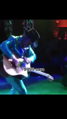 Uff 💀😮‍💨 #puroarielcamacho🤠🎸🎶🎶🎶👑 #pinchetiktokponmeenparati #reydecorazones #ypuroarielcamacho🐴🤍 #arielcamachoparasiempre 