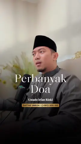 Dalam hidup ini, kita sering merasa doa-doa kita tertahan di langit. Kita menangis, memohon, merayu Allah… tapi mengapa jawaban belum juga datang? 🍃 Salah satu sebabnya bisa jadi karena banyaknya dosa yang kita kumpulkan—dosa yang membuat hati mengeras, dan doa sulit menembus langit. Ibnul Qayyim berkata: “Dosa-dosa adalah penghalang terbesar terkabulnya doa.” Namun Allah, dengan kasih sayang-Nya yang luas, membuka satu waktu untuk membersihkan hati dan melembutkan doa: waktu Subuh. 🌤️ ⸻ Kalau ingin doa-doamu lebih mudah naik ke langit, maka perbanyaklah berdoa di waktu Subuh: • ketika fajar masih sunyi, • ketika malaikat naik membawa amalan, • ketika hati lebih jernih, • dan ketika rahmat Allah turun begitu dekat. Gunakan waktu Subuh untuk istighfar, untuk merendahkan hati, untuk menghapus dosa yang menghalangi terkabulnya doa. Jangan hanya berkata, “Ya Allah, kenapa doaku belum Engkau jawab?” tapi tambahkan: “Ya Allah, ampunilah dosa-dosaku yang menghalangi doaku, dan bangunkan aku di waktu Subuh agar aku dapat memperbanyak doa di waktu yang Engkau cintai.” 🌙 💫 Ebook “Doa-Doa untuk Jiwa yang Ingin Bahagia” 📖 Karya Ustadz Irfan Rizki Haas 🕊 130 halaman doa penyuci hati & penguat jiwa 💬 Termasuk doa penghapus dosa, doa mustajab Subuh, dan doa agar hati dilembutkan untuk kembali kepada Allah 📩 E-book dikirim langsung ke email, Sahabat ✨ 📱 WA: 0851-7999-7020 🔗 lynk.id/haasstore Percayalah, ketika hati dibersihkan di waktu Subuh, doa akan lebih mudah sampai — dan rahmat Allah lebih cepat turun. 🌤️✨ #DoaSubuh #PenghalangDoa #IstighfarPagi #WaktuMustajab #DoaBahagia 