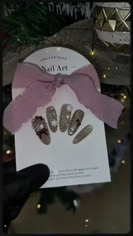 Không dùng kịch bản đời mình để áp vào cuộc sống của người khác. Người khác không đi trên con đường của bạn, không có nghĩa họ đi sai, họ chỉ đang chọn một khung cảnh khác thôi... và tôi cũng thế🫶🏽❤️