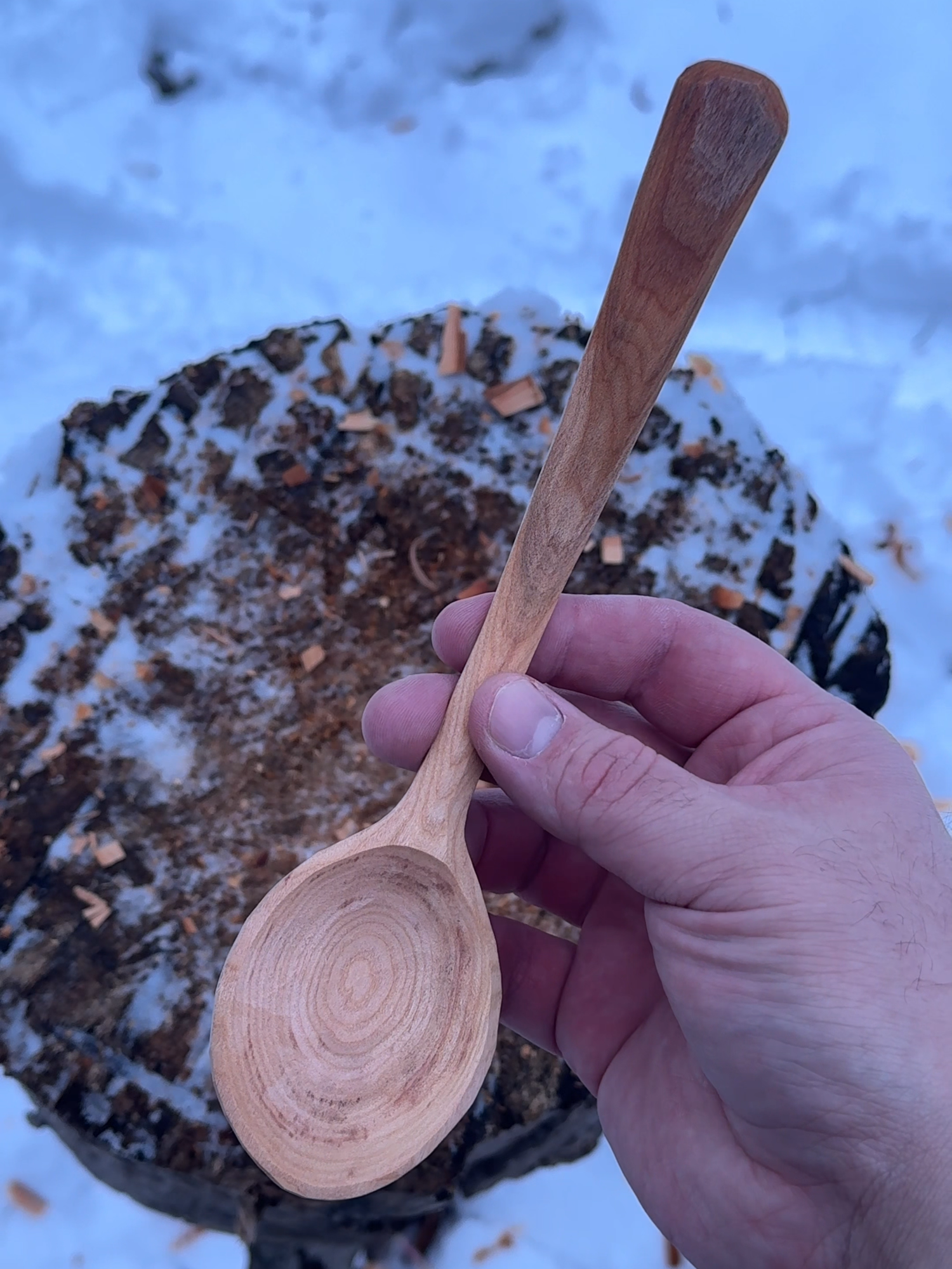 I'm dreaming of a white Christmas. #spooncarving #bushcraft #asmr