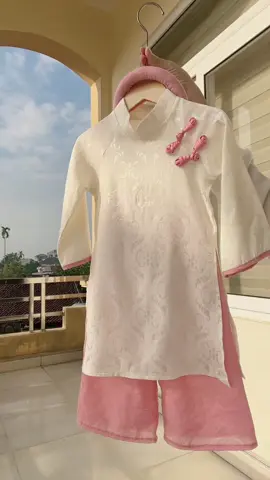 Áo dài lụa Vân nổi xinh xắn cho bé#phukienayan #thoitrangtreem #setdoxinh❤️ #tetmayman #xuhuong 