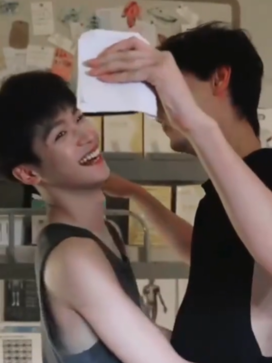 เขิลอะดิเก็บอาการหน่อย...ดูคนเขารักกัน..วนไป🐟⚡️🌽😍😍 #tianxuning #ZiYu  #Revengedlove 