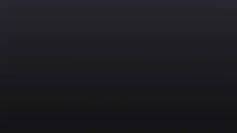 jpnn.com - BANDUNG - Gubernur Jawa Barat Dedi Mulyadi bersama rombongan dari Pemerintah Provinsi Jabar dan unsur terkait akan berangkat ke Sumatera Barat, Kamis (4/12), untuk menyerahkan bantuan kepada korban terdampak bencana alam. Dedi tidak hanya menyerahkan bantuan kepada warga Sumatra, tetapi juga dari Jabar yang ikut terdampak bencana alam. “Hari Kamis saya akan berangkat ke Sumatera Barat langsung. Jadi, saya charter pesawat Susi Air untuk mengangkut barang,” kata KDM, panggilan akrab Dedi Mulyadi, di Gedung Sate, Bandung, Selasa (2/12). Tak Ingin Tragedi Terulang, Sabam Sinaga Desak Audit Ekologi Pasca-Bencana Sumatra Utara Dia menambahkan bahwa bantuan nantinya akan dibeli langung di wilayah Kota Padang, kemudian disalurkan ke beberapa titik yang membutuhkan. Hal tersebut dilakukan agar bantuan yang diberikan tepat sasaran kepada para korban yang terdampak.  