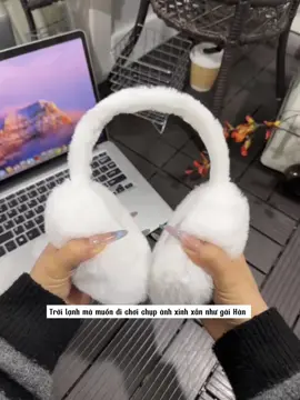 Một món phụ kiện dành cho mấy chị em chụp ảnh và giữ ấm cực kì hiệu quả #phukien #chuptai #dulich #muadong #xuhuong 