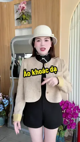 Áo khoác dạ tweed dày dặn form đẹp ạ