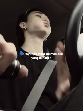 gue dari 2018 sampe sekarang ngebiasin hyunjin bahkan main rp aja tetep char hyunjin , ga tau knp hyunjin tuh punya aura jadi susah buat ke yg lain  #hyunjin #hwanghyunjin #straykids #stay #fyp  @Erland 