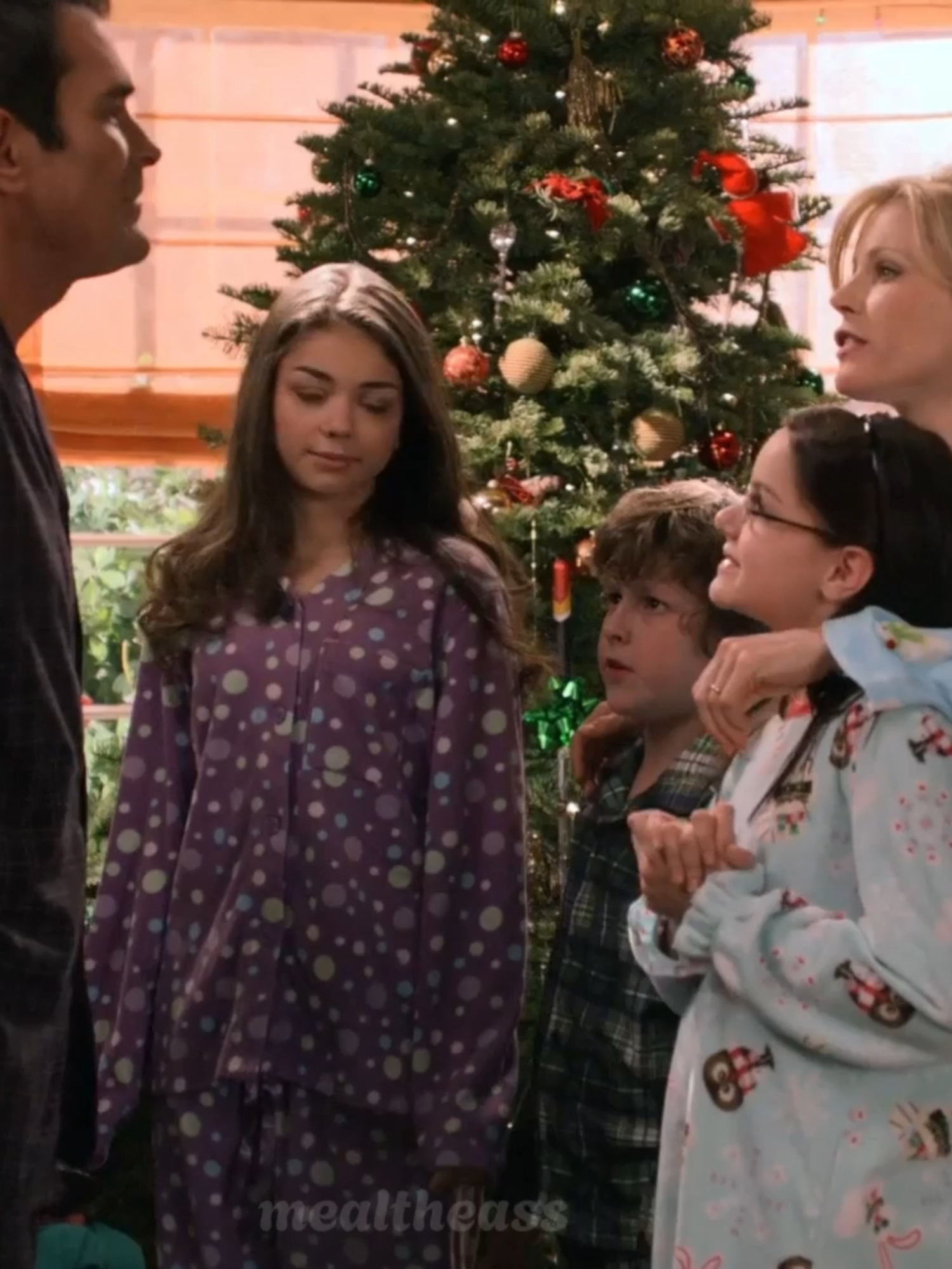 I NEED DUNPHY FAMILY REUNION😭 #modernfamily #clairedunphy #juliebowen #philandclaire #phildunphy #tyburrell #haleydunphy #sarahhyland #alexdunphy #arielwinter #lukedunphy #noahgould