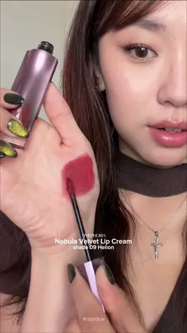 my favorite month of the year is finally hereeee!🥹🎄✨ whats your go to holiday lip shade?👀