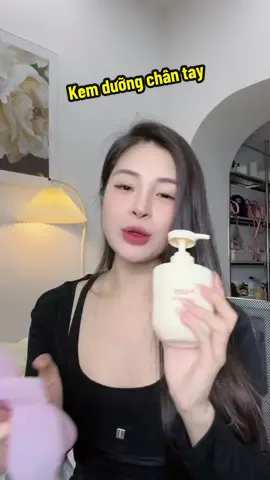 Kem dưỡng ẩm giúp chân tay khô ráp nứt lẻ mịn màng lại nha#kemduongam #kemduongtay #kemduongchan #nhunghaiphongreview #nhungthone 