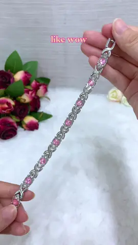 This bracelet is so stunning that even jewelry shop owners want it. #bracelet #TikTokMadeMeBuyIt #fyp #arthritis #womenaccessories