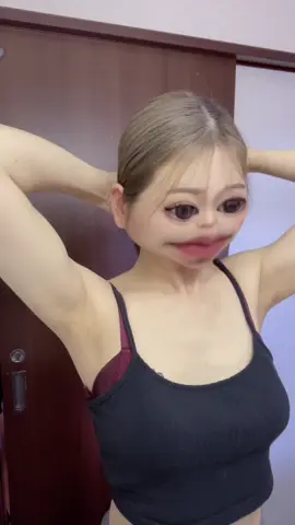 就職先へ面接に。さすがにこの髪色では行けないので、何十年振りかの黒髪スプレーで応急処置。 #黒髪スプレー #面接 