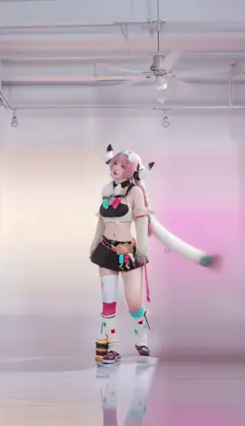 Kazina: This dance move is the new Chinese style trend! #Kazina #GenshinImpact #Dance #Cosplay #Beauty 